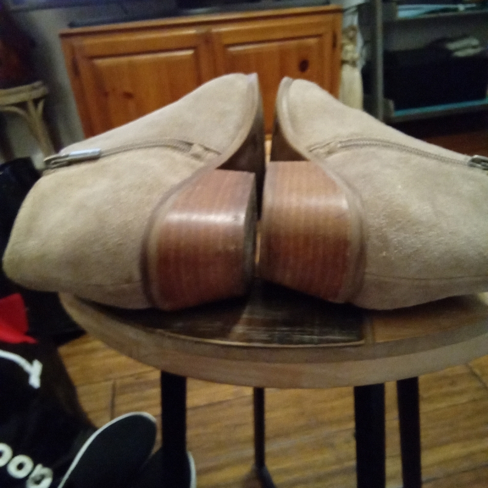 Lucky Brand Frankela Tan Suede Ankle Boots Size 9.5 - Picture 8 of 16